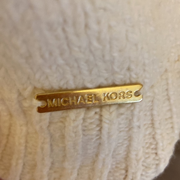 Michael Kors Cream Pull Over V Neck Cotton Blend Sweater. Size Medium. - Picture 2 of 8